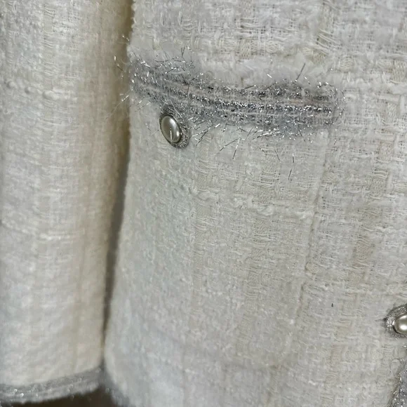 Zara size medium ecru white tweed w‎ pearl button and silver trim blazer - Picture 9 of 16